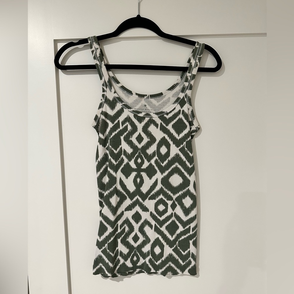 Green and white Banana Republic tank